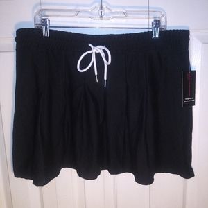 Black pleated stretch skirt size 3X